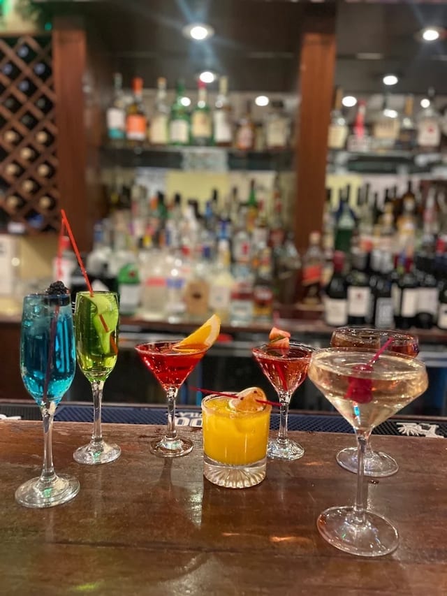 Cocktails & mocktails